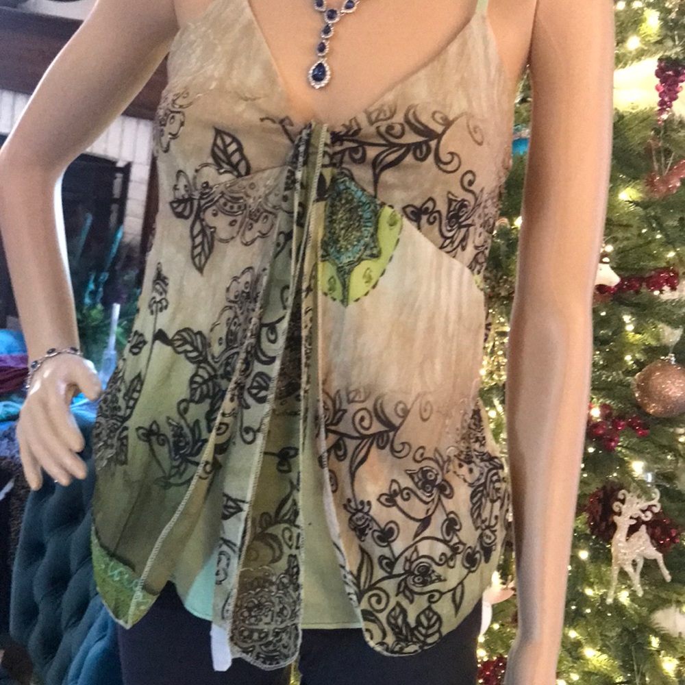 Cutee and sexy top from Paris